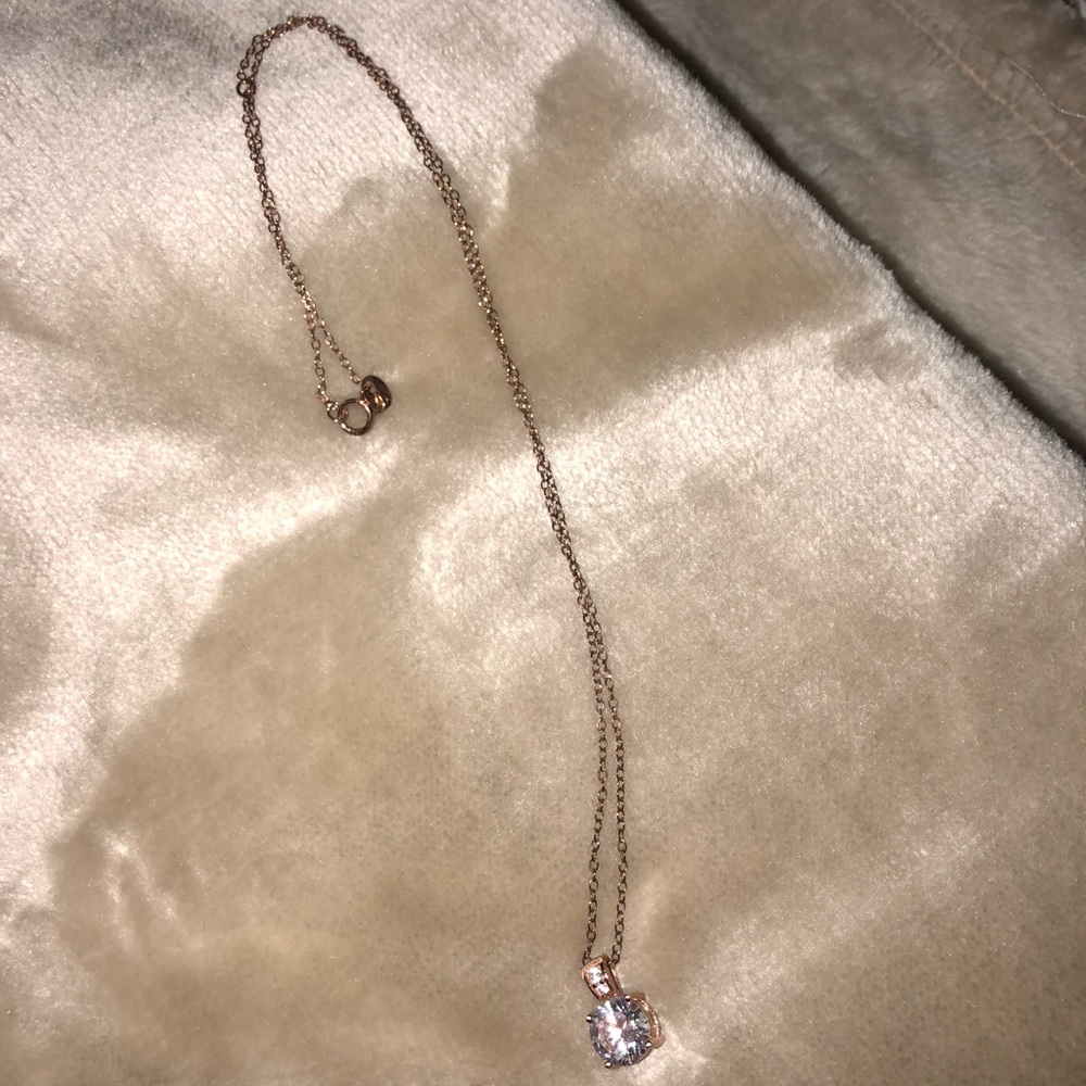 Rose gold necklace with diamond